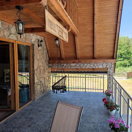 Holiday home Vikendica Vesic Tegare *